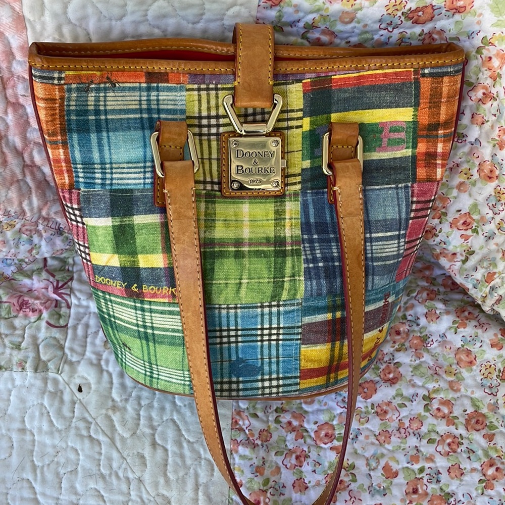 Dooney & Bourke bucket bag